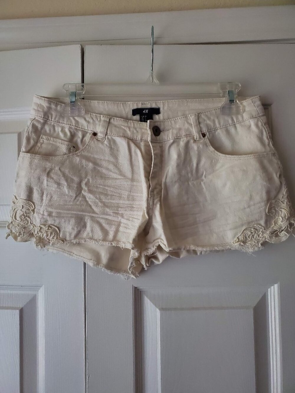 H&M Cutoff Twill shorts with crochet edge size 6